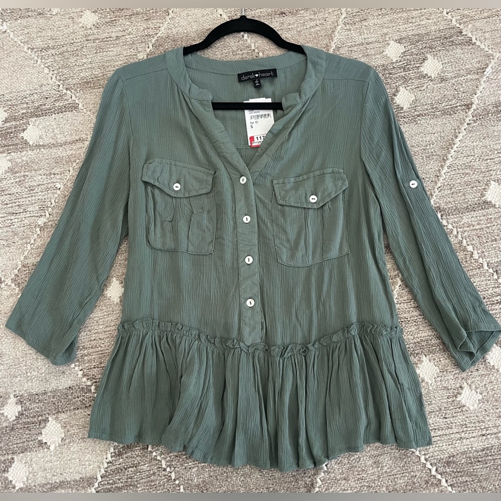 Derek Heart Blouse, NWT, Size Small, Fatigue Green